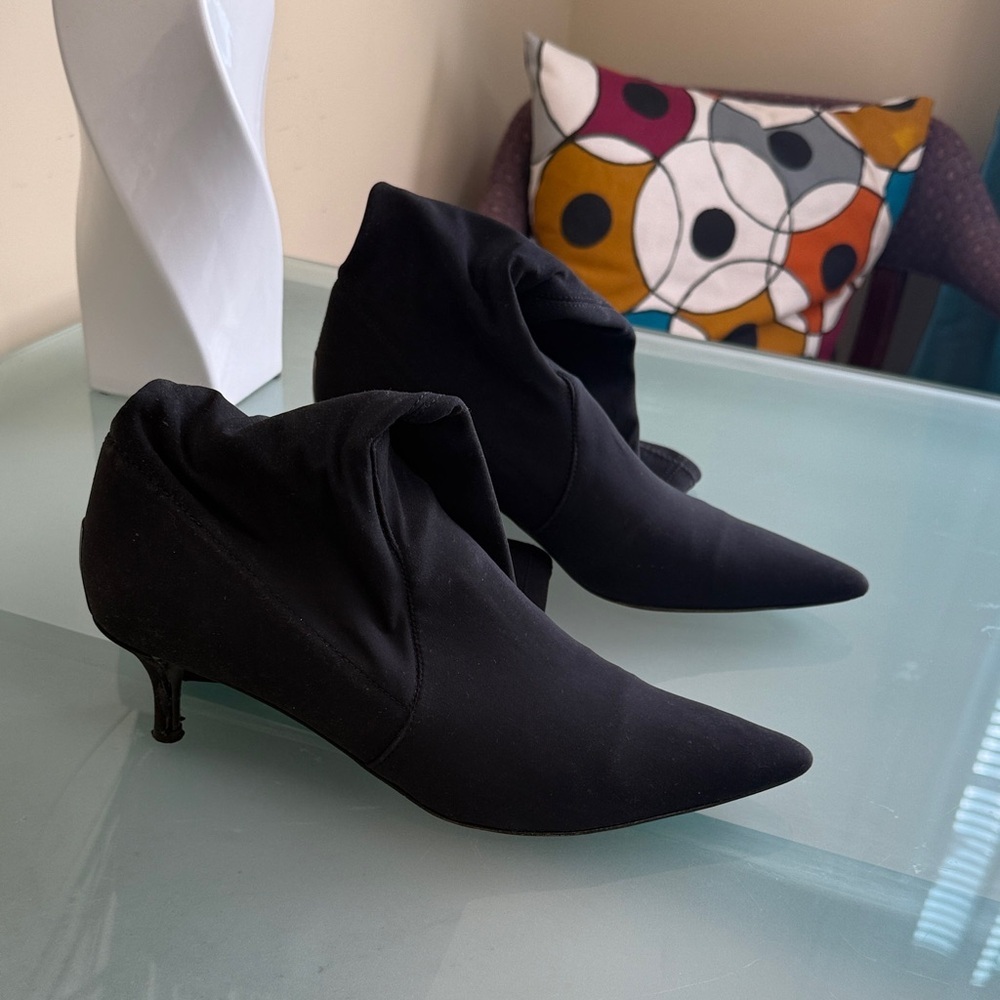 Donald J Pliner Boots Made in Italy Couture Black Kitten Heel Boots size 9 - Picture 2 of 12